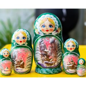 BÚP BÊ NGA 5 LỚP 18CM PHONG CẢNH ĐÔNG