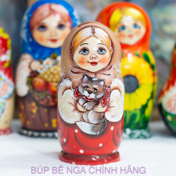 búp bê nga 5 lớp 15 ôm mèo đỏ