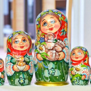 búp bê Nga 5 lớp 18cm ôm gà