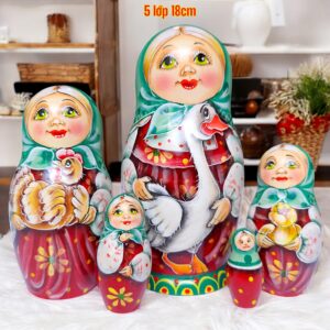 BÚP BÊ NGA 5 LỚP 18CM ÔM NGỖNG