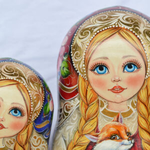 BÚP BÊ NGA 10 LỚP 26CM ÔM CÁO ĐỎ