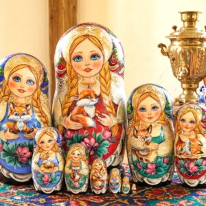 BÚP BÊ NGA 10 LỚP 26CM ÔM CÁO ĐỎ