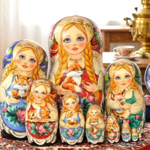 BÚP BÊ NGA 10 LỚP 26CM ÔM CÁO ĐỎ